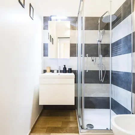 Easylife - Bellissimo Con Balconcino Panoramico Nel Vivace Quartiere Dei Navigli * Milão